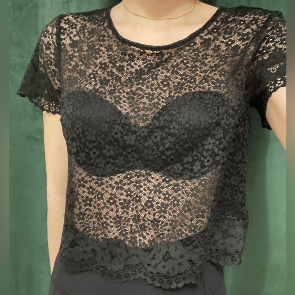 Victoria’s Secret sheer lace short sleeve open back crop top black